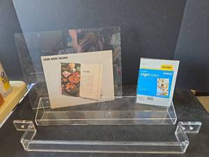 lot 827 image: Clear Acrylic Display Stands