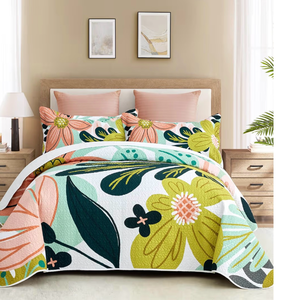 lot 1436 image: 3 Piece Boho Floral King Size Quilt Sets