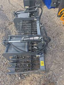 lot 64546 image: Arteer 84-inch Rock Grapple Bucket RGB-84W