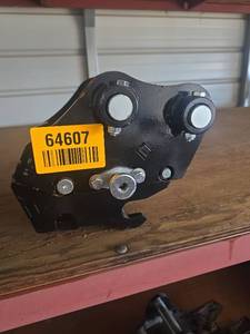 lot 64607 image: Sdlanch Hydraulic Quick Coupler Attachment
