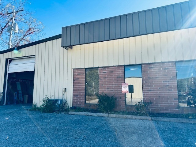 lot 0 image: Welcome to KC Market House We as a Company Strive in Helping Customers Buy or Sell with Satisfaction Please Read No Appointment Needed for Pickup