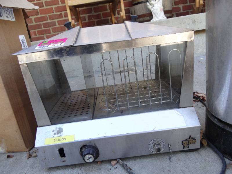 lot 5713 image: Star Hot dog and Bun Warmer