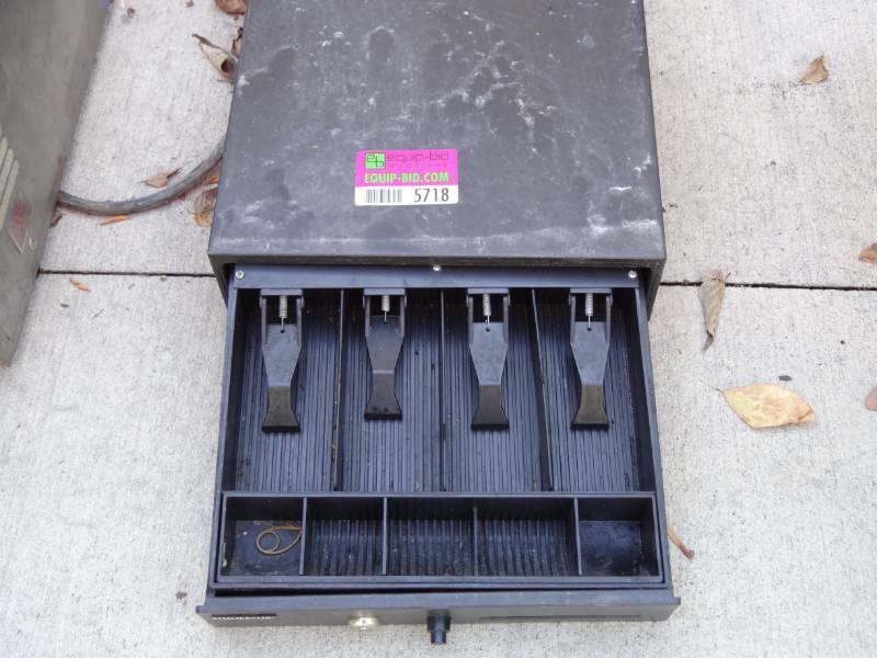 lot 5718 image: 1 16X13 Cash Drawer