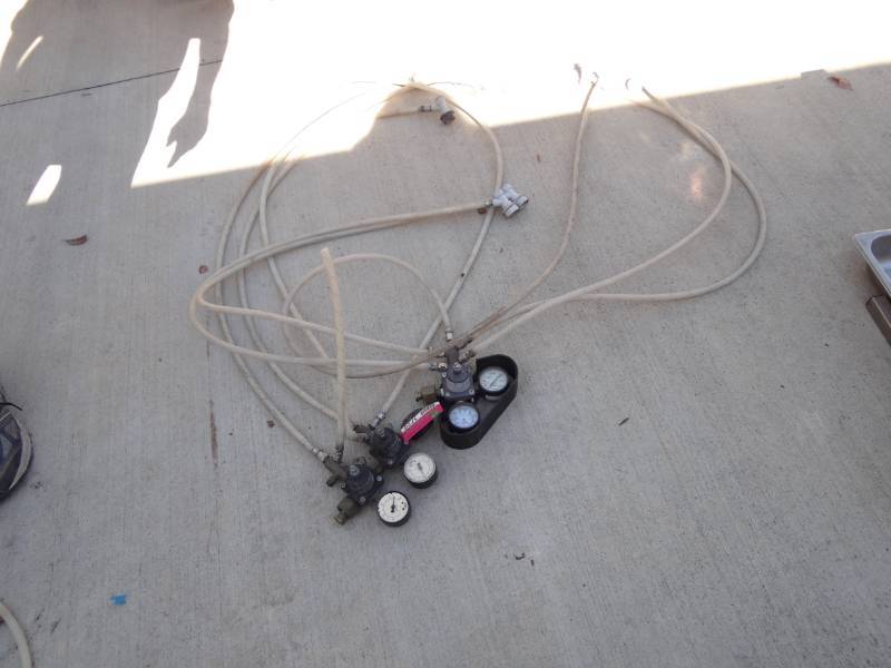 lot 5728 image: 2 Sets of CO2 Gages