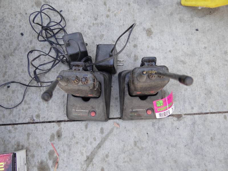 lot 5732 image: 1 Set of Motorola Radius SP50 Two Way Radios