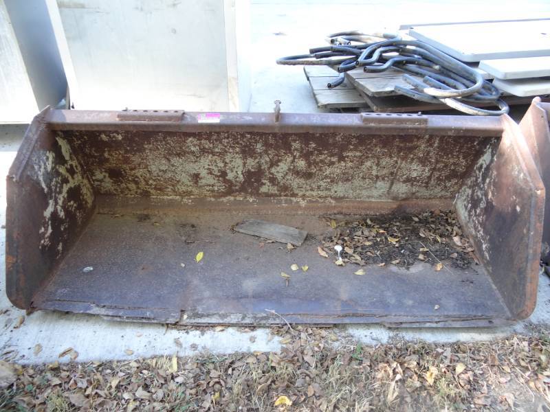 lot 5548 image: 68 Bobcat Bucket