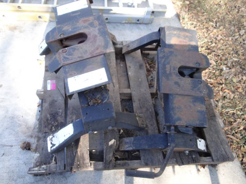 lot 5557 image: Reese 5TH Wheel Hitch