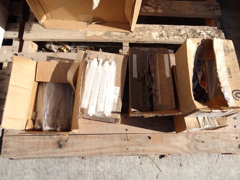lot 5573 image: 5 Boxes of 7 12 Legs