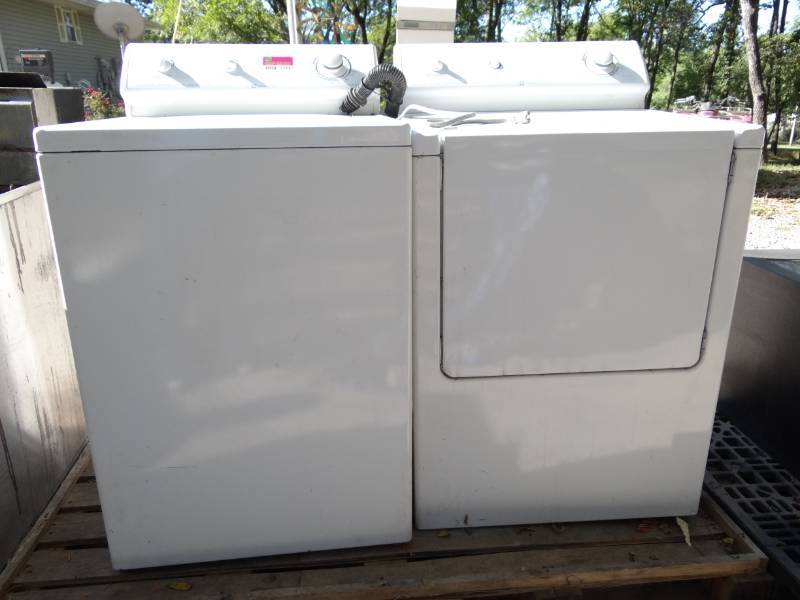 lot 5594 image: Maytag Washer and Dryer
