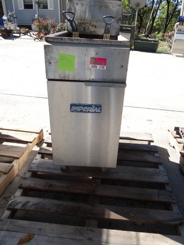 lot 5598 image: Imperial 50lb Fryer with 2 Baskets