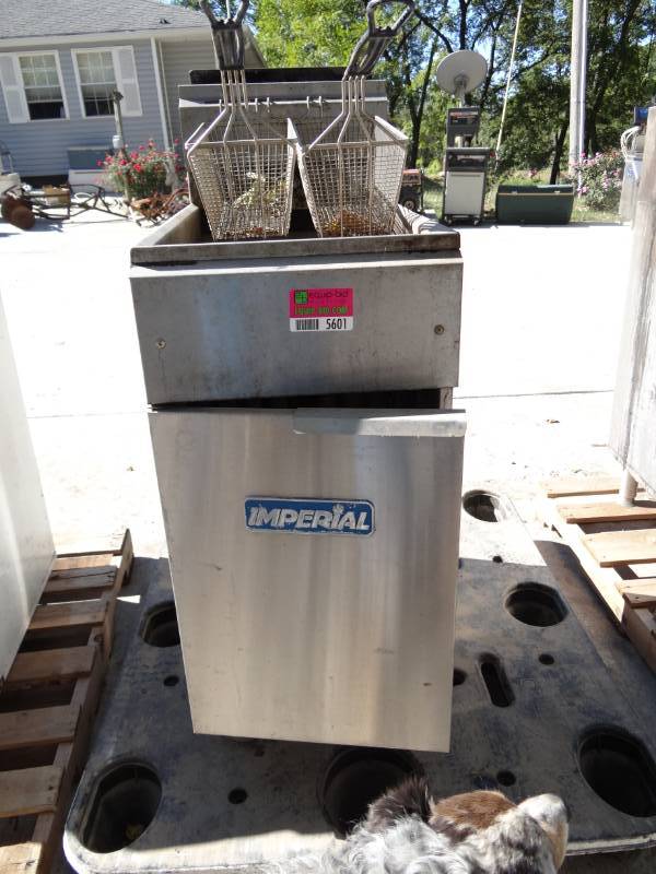 lot 5601 image: Imperial 50lb Fryer with 2 Baskets