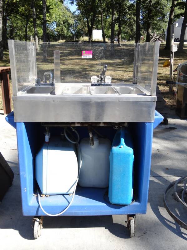 lot 5622 image: Mobile Handwashing Sink