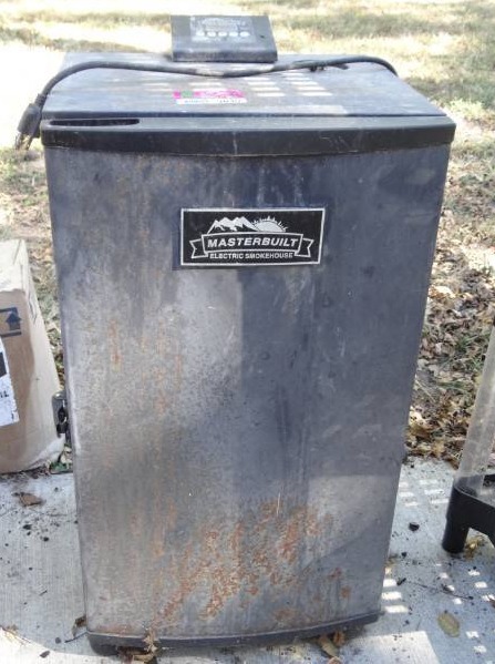 lot 5630 image: Masterbuilt Electric Smoker Model # 20070106