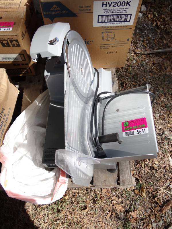lot 5641 image: Chefs Choice International  667 Meat Slicer
