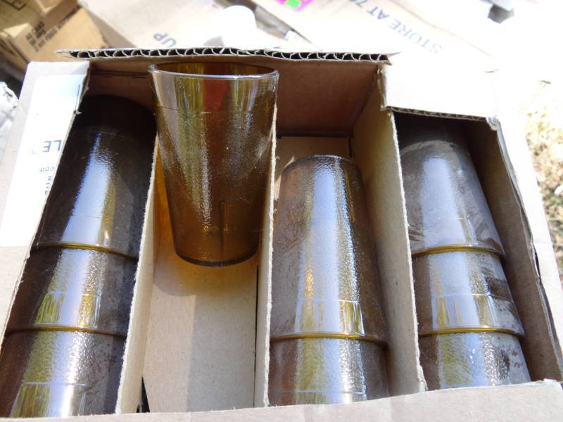 lot 5646 image: 3 Cases of Small Cups