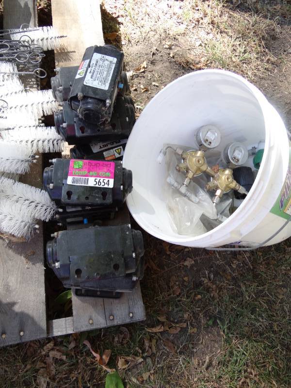 lot 5654 image: Flo Jet Beverage Pump and Misc. Parts