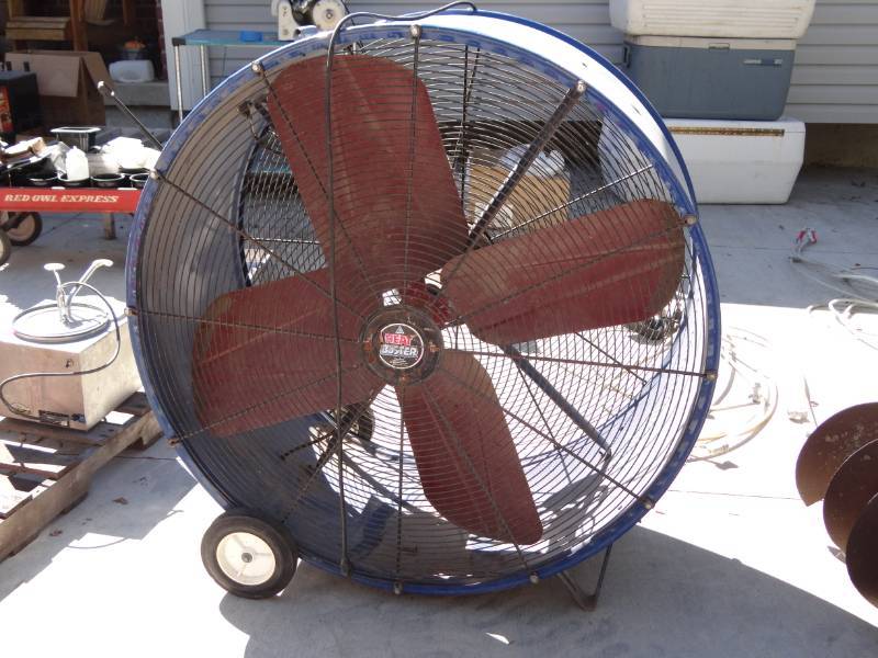 lot 5682 image: Triangle Engineering Portable Cooler (Fan) Model TPC4213