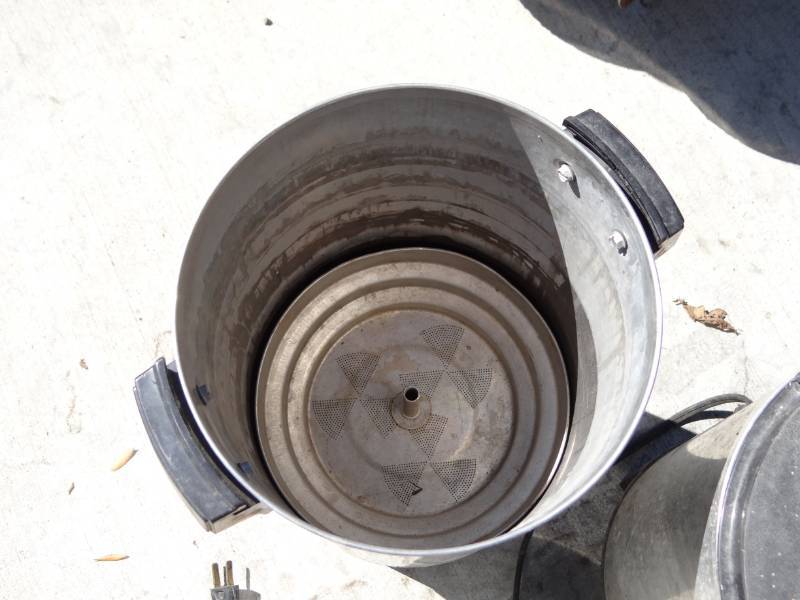 lot 5683 image: Lot of (3) Coffee Pot