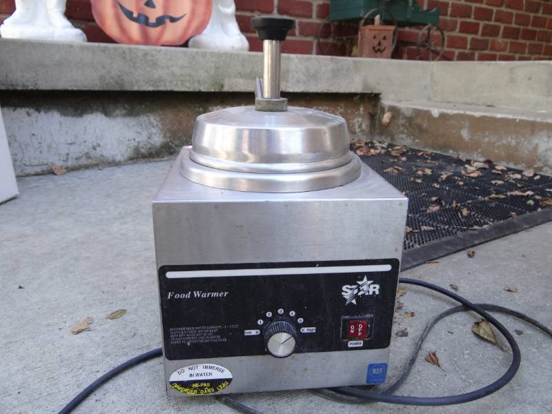 lot 5710 image: Star Cheese Warmer