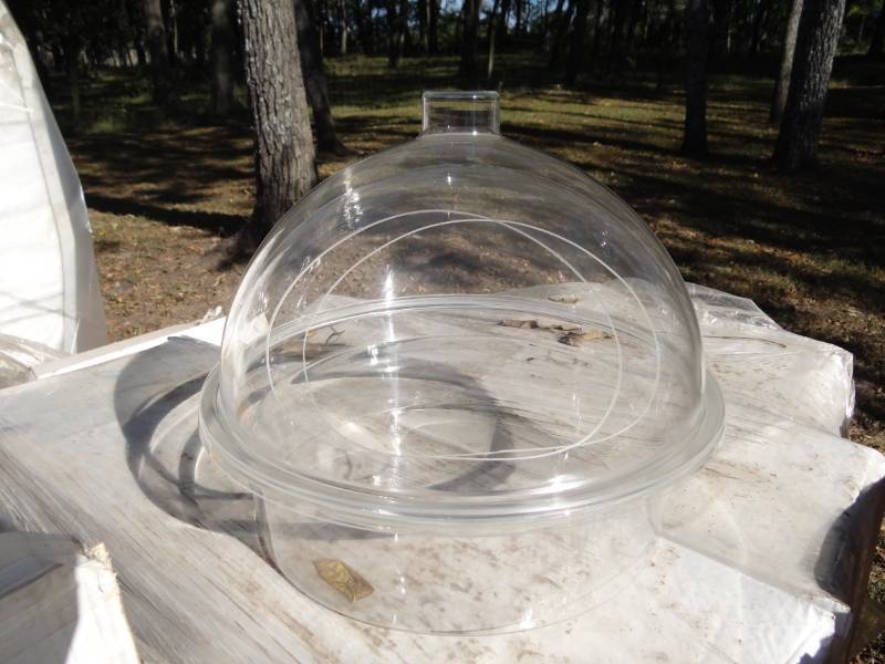 lot 5579 image: Lot of (3) 12 Self Serve Dome Lid Server