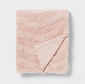 lot 10137 image: Pink Wave Plush Throw Blanket by Pillowfort - Retail $15