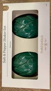 lot 14716 image: Threshold Green Ceramic Salt & Pepper Shaker Set - Retail $12