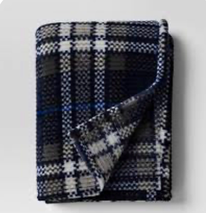 lot 14797 image: Room Essentials Plaid Throw Blanket - Retail $15