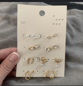 lot 14819 image: Crystal and Pearl Multi-Pack Earring Set - Retail $40