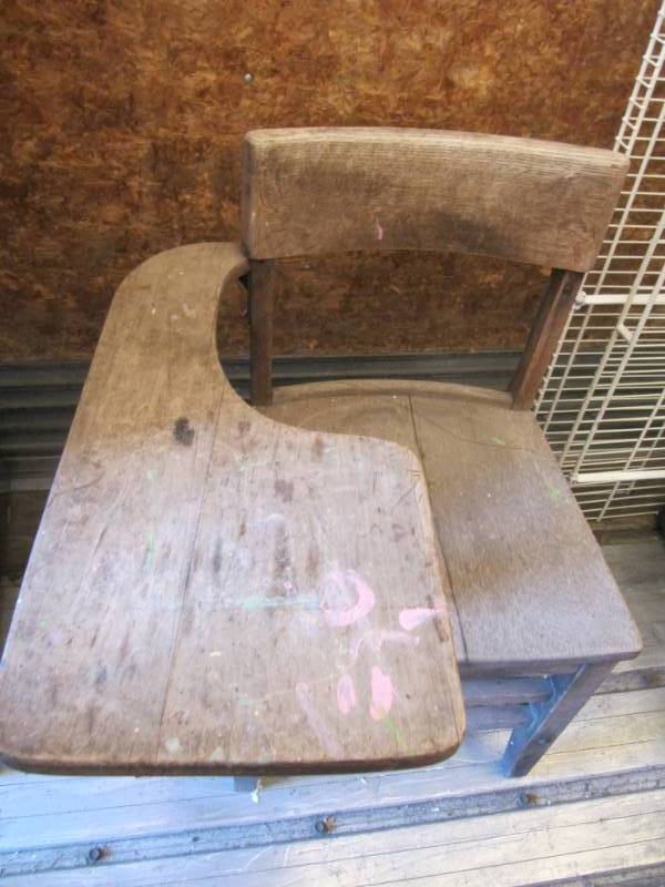 lot 260 image: Vintage school desk chair