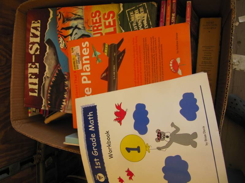 lot 287 image: Big box of kids books