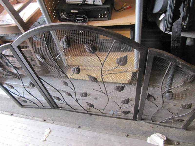 lot 307 image: Metal Fireplace screen