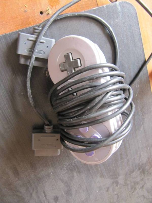 lot 313 image: 2 Super Nintendo controllers