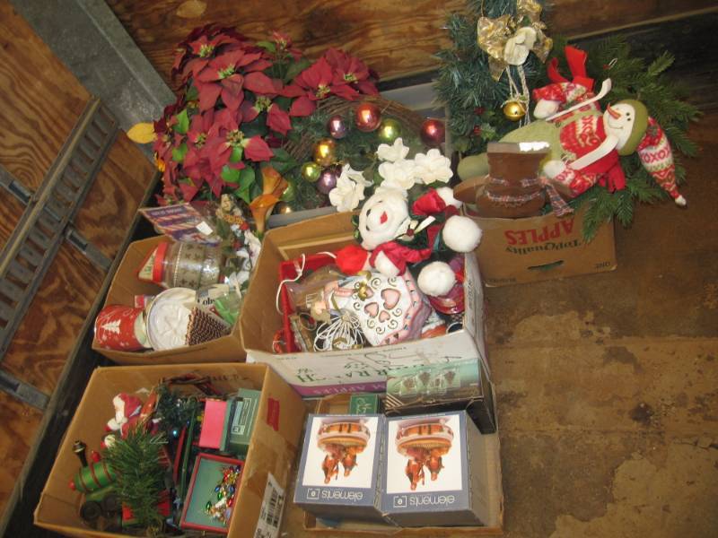 lot 317 image: 5 big boxes filled with Christmas decor, pointsettas, figures, music boxes, bears, trains, trees
