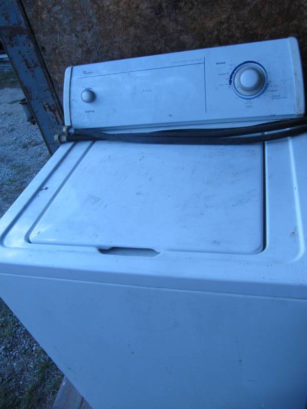lot 322 image: Electric Washing machine - runs