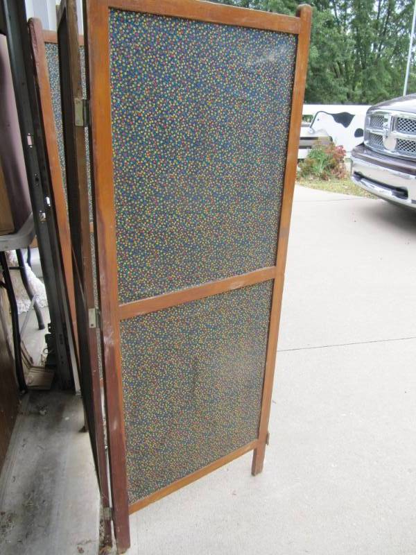 lot 341 image: vintage 3 section folding dressing screen needs work