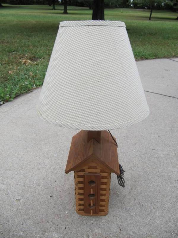 lot 354 image: Birdhouse lamp Handcrafted in Dresden, OH