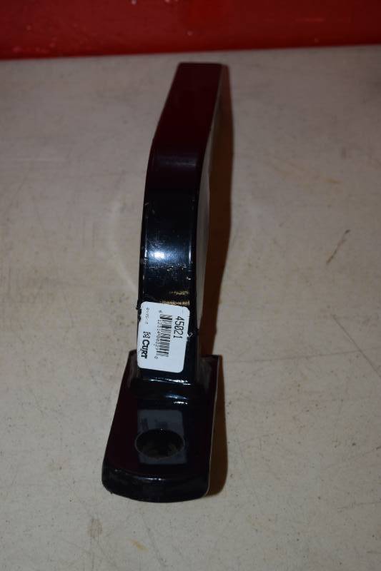 lot 1 image: Curt 45021 Hitch