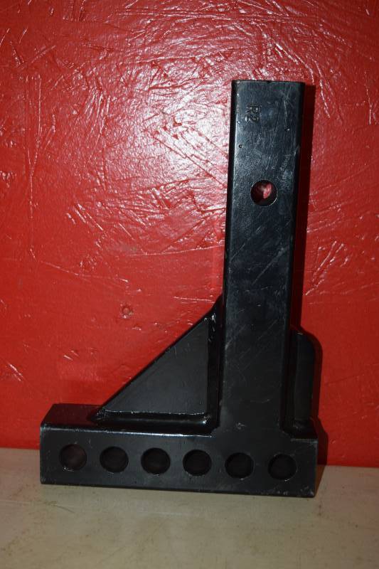 lot 16 image: Trailer Hitch