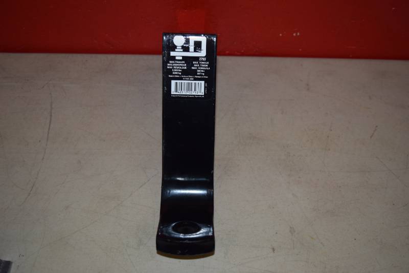 lot 23 image: Draw-Tite Hitch 2793