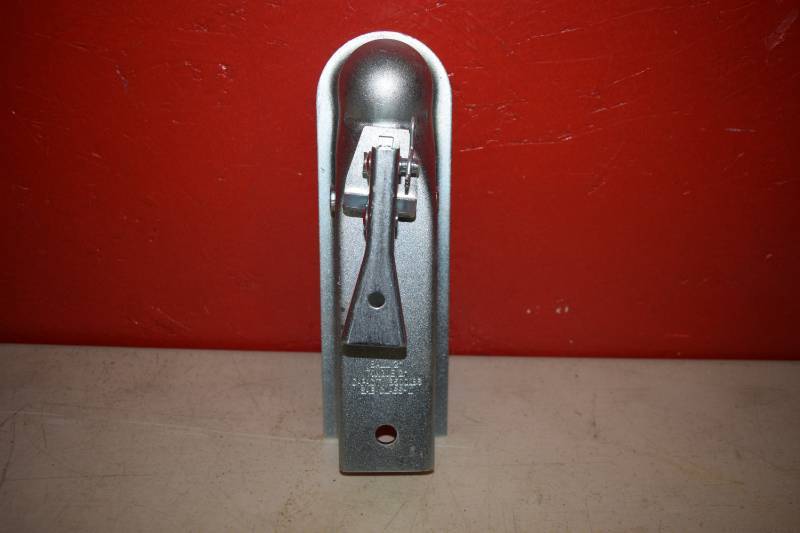 lot 25 image: Trailer Hitch