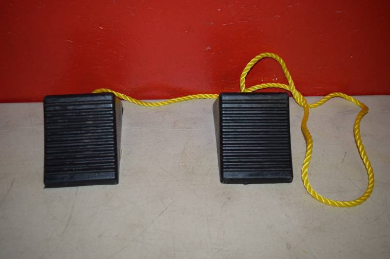 lot 34 image: Set of Wheel Chucks