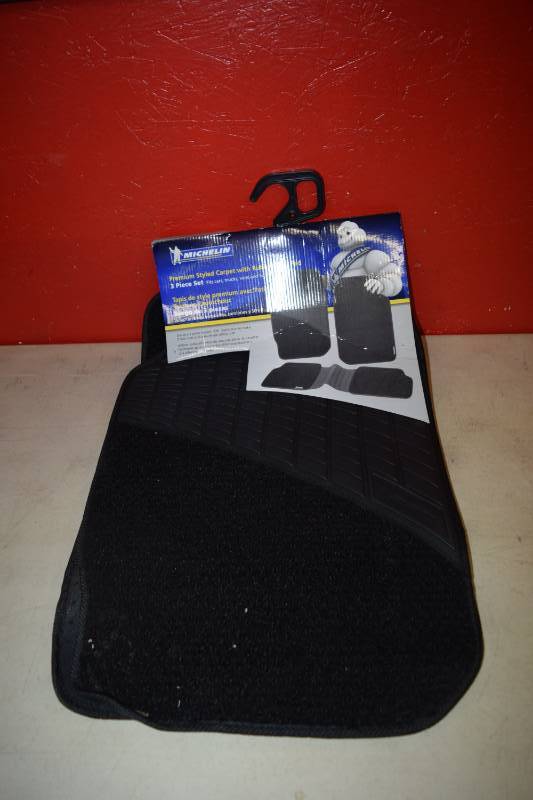lot 62 image: Michelin 3 Piece Floor Mats