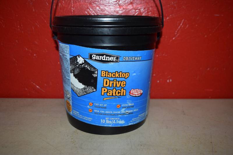 lot 78 image: 10 Pound Bucket Gardner Driveway Blacktop Drive Patch