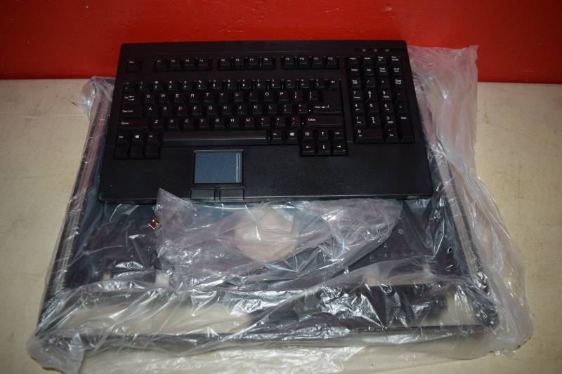 lot 83 image: Adesso Rackmount Drawer with USB Touchpad Keyboard