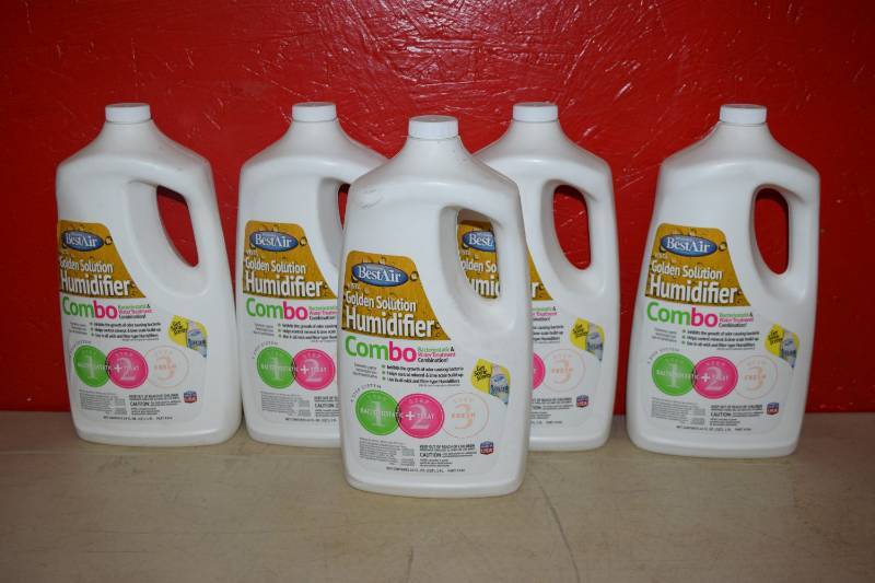 lot 126 image: 5 Bottles Best Air Vista Golden Solution Humidifier Combo