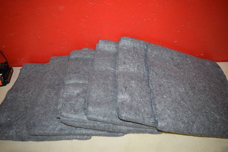 lot 143 image: 6 Wool Packing Blankets