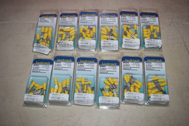 lot 173 image: 12 Packages of 12 Slide-On Connectors