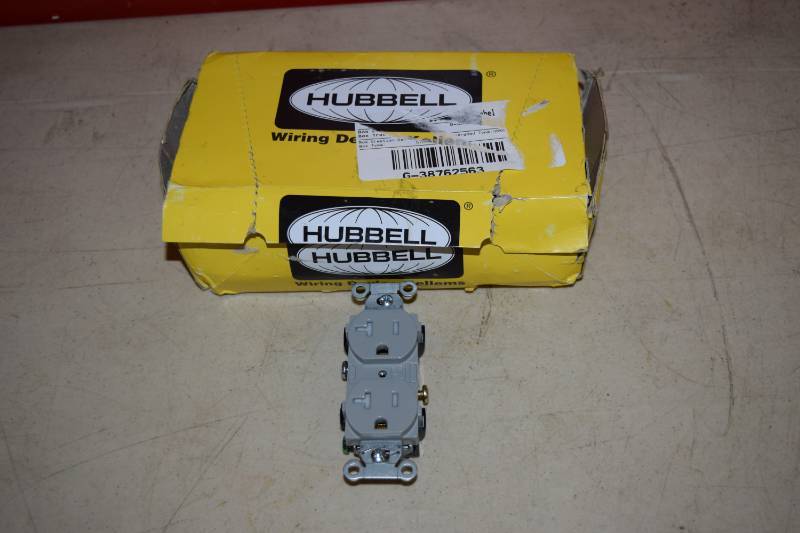 lot 174 image: Box of 10 Hubbell Duplex Receptacles