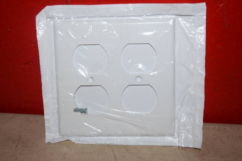 lot 185 image: 67 Leviton Plate Covers
