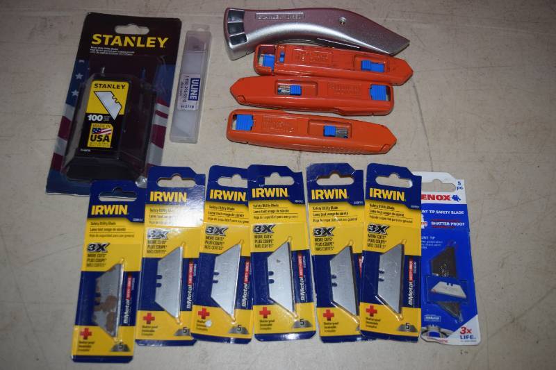 lot 189 image: Box Knives and Blades